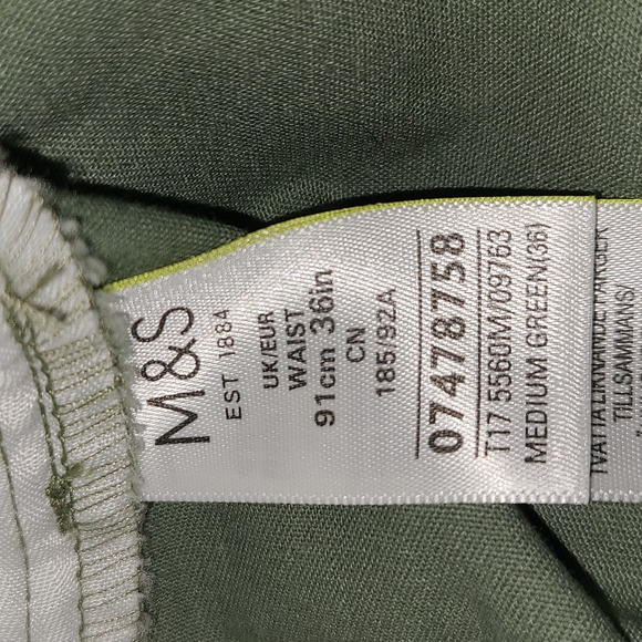 M&S flat front shorts - Picture 4 of 5